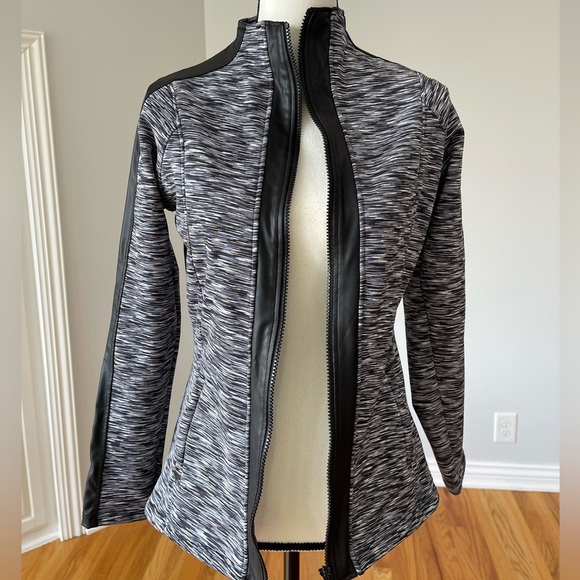 Snow Angels size small zip up athleisure jacket pockets casual lounge outerwear - Picture 3 of 17